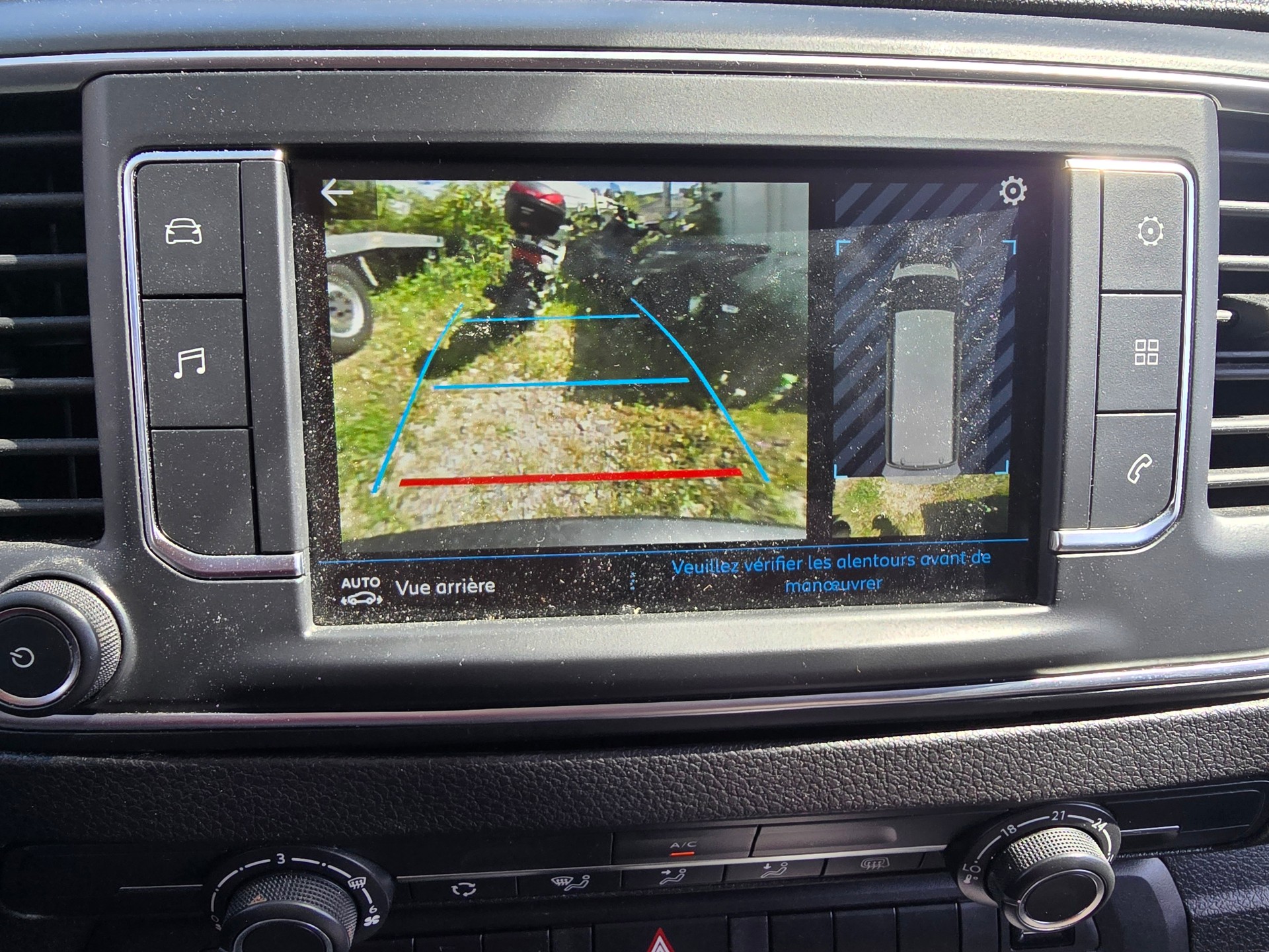 PEUGEOT Expert 2.0 BlueHDi 140 S&S Premium Long EAT8-image-11