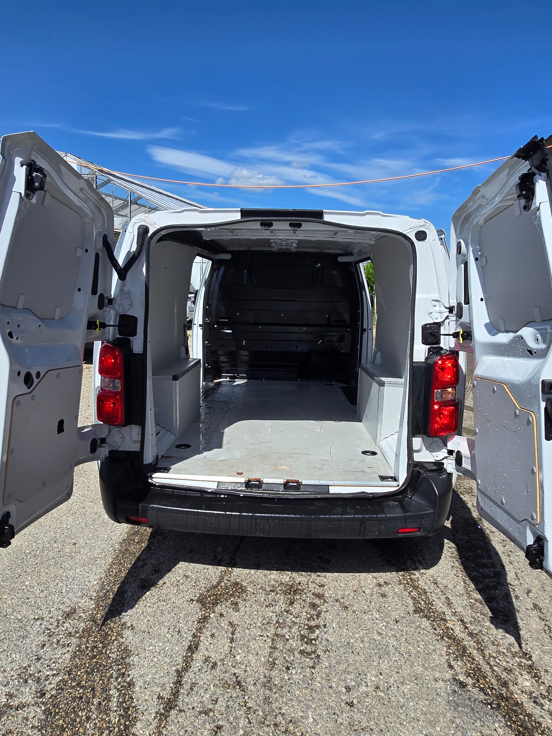 PEUGEOT Expert 2.0 BlueHDi 140 S&S Premium Long EAT8-image-7