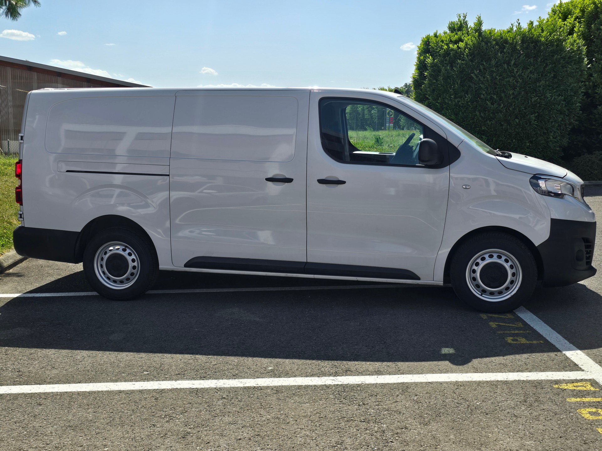 PEUGEOT Expert 2.0 BlueHDi 140 S&S Premium Long EAT8-image-3