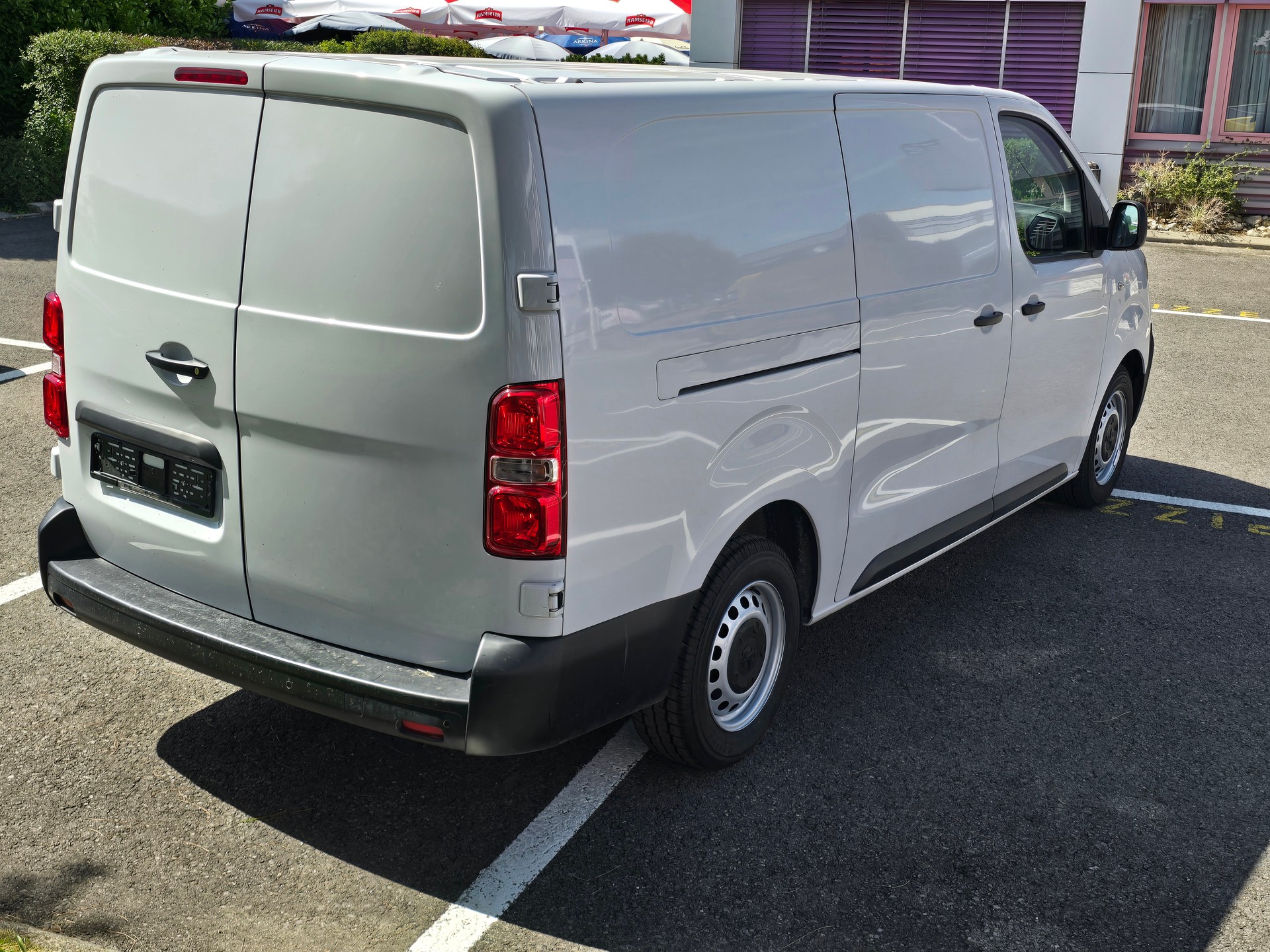 PEUGEOT Expert 2.0 BlueHDi 140 S&S Premium Long EAT8-image-4