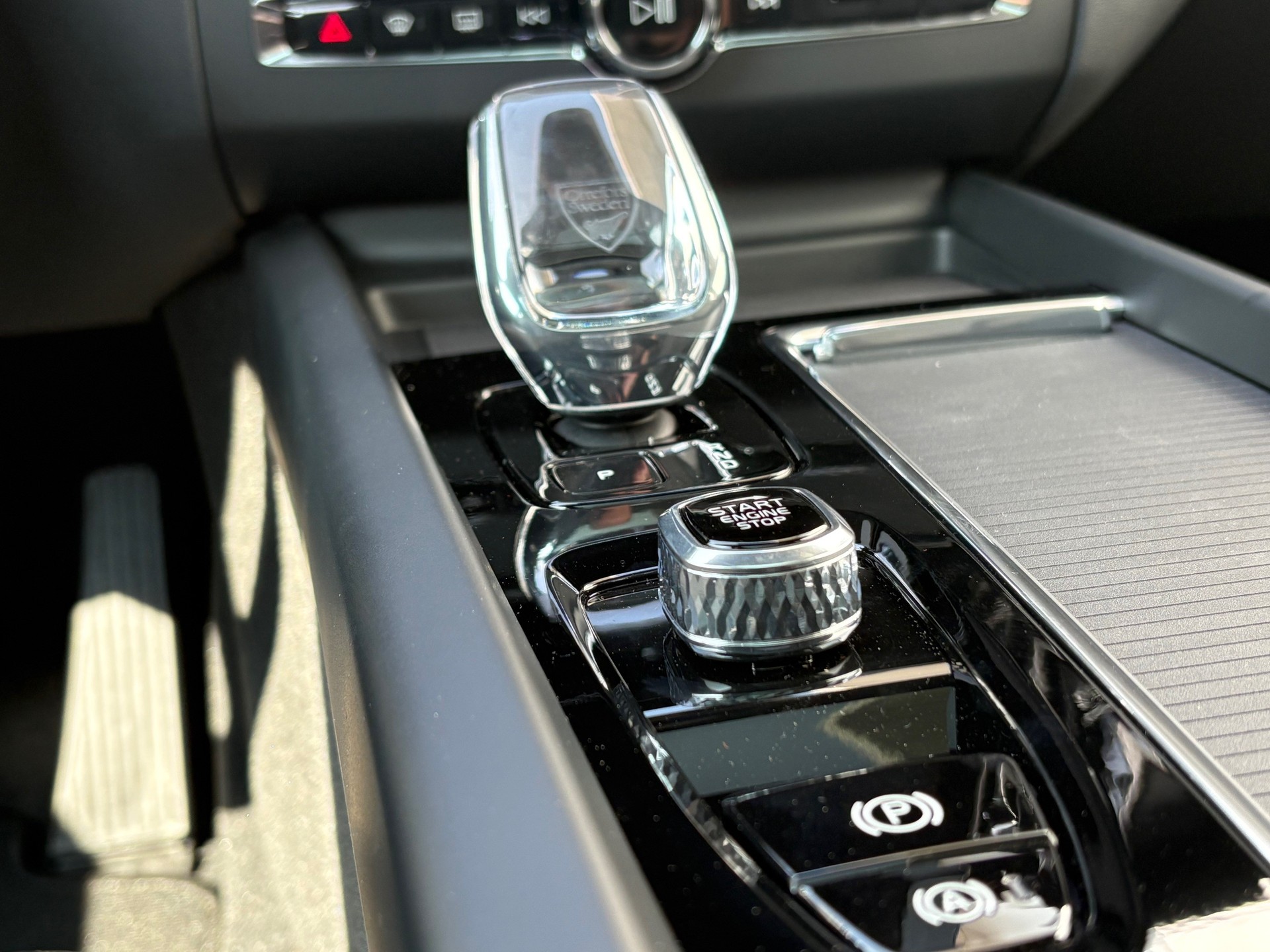 VOLVO XC60 2.0 T8 TE Black Edition eAWD-image-12