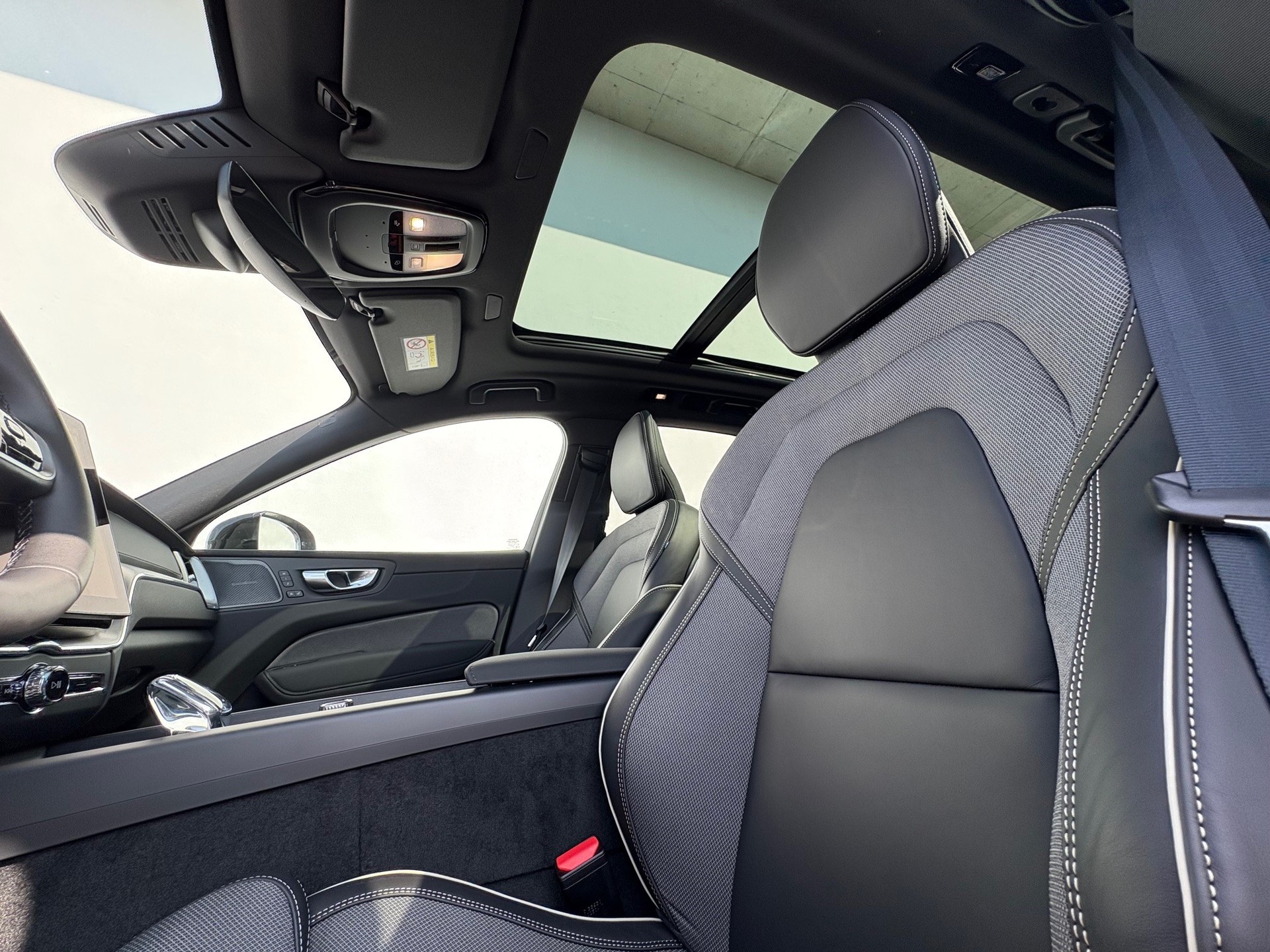 VOLVO XC60 2.0 T8 TE Black Edition eAWD-image-7