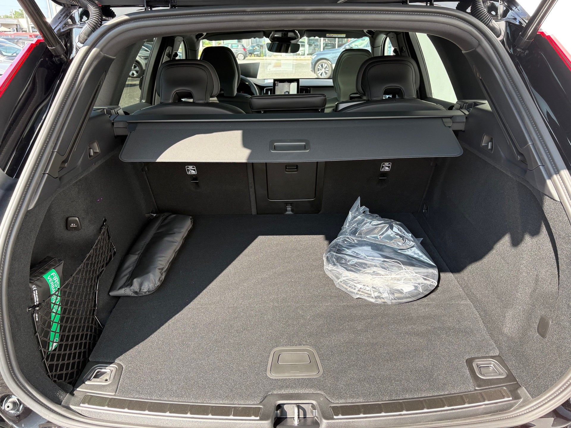 VOLVO XC60 2.0 T8 TE Black Edition eAWD-image-5