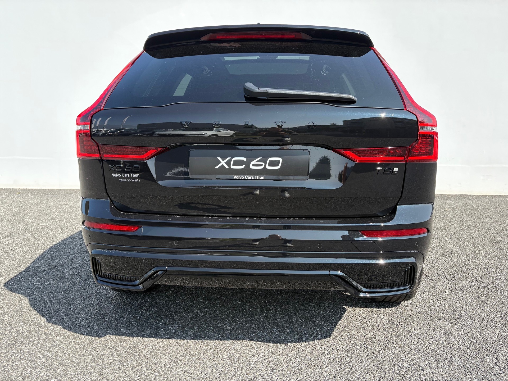 VOLVO XC60 2.0 T8 TE Black Edition eAWD-image-2