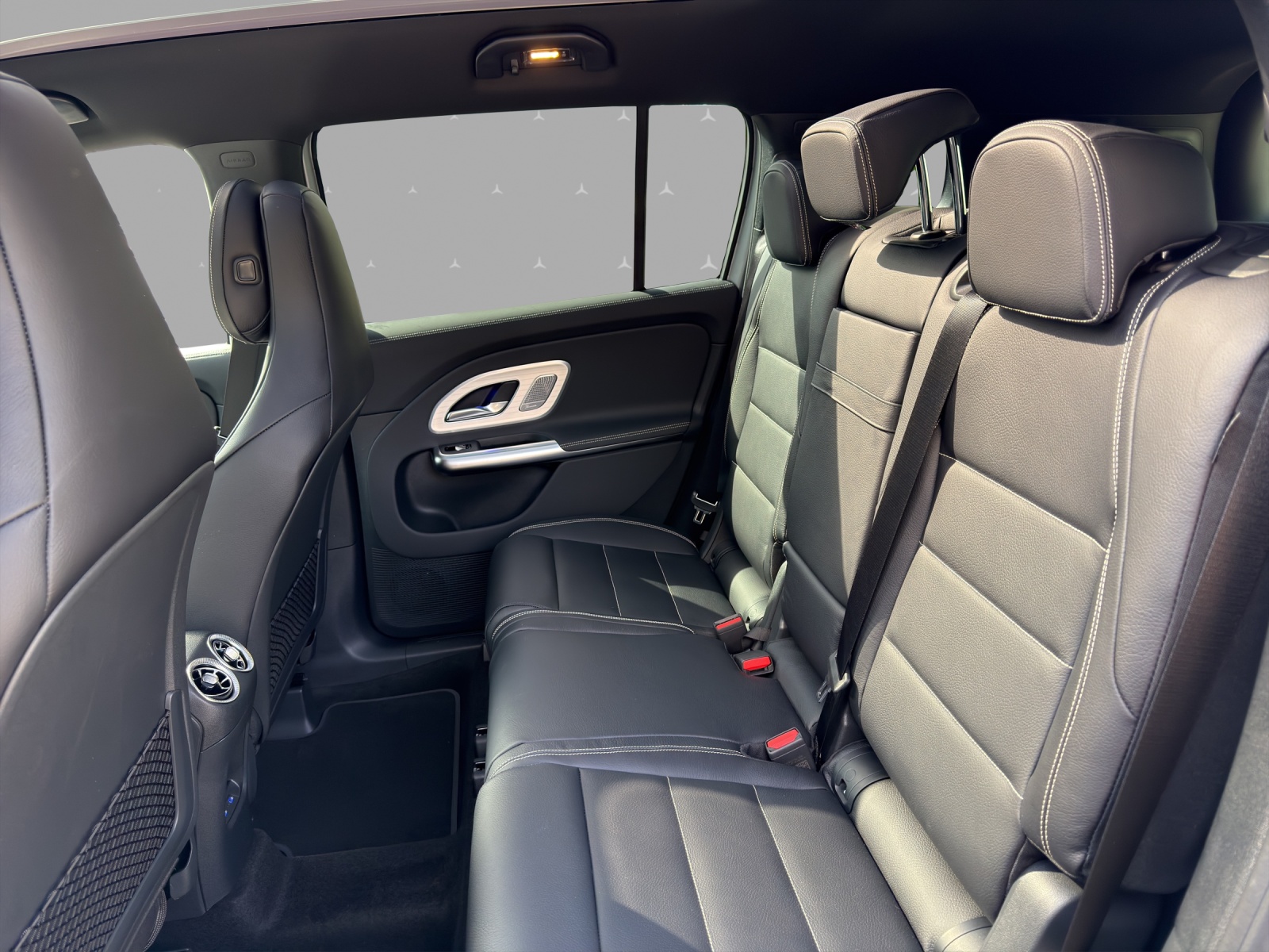 MERCEDES-BENZ GLB 220 4Matic 8G-Tronic-image-13
