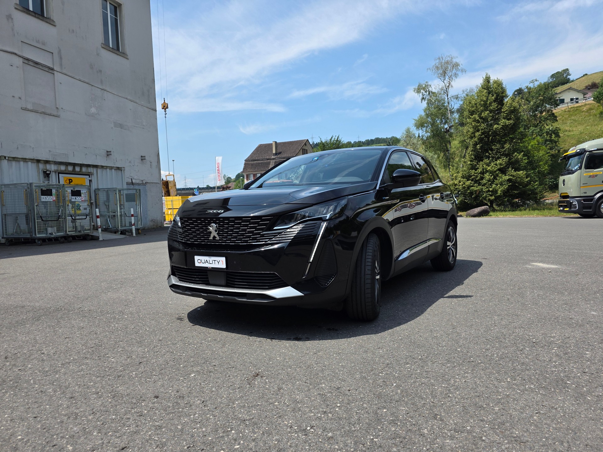 PEUGEOT 3008 300e Hybrid4 Allure Pack EAT8-image-4