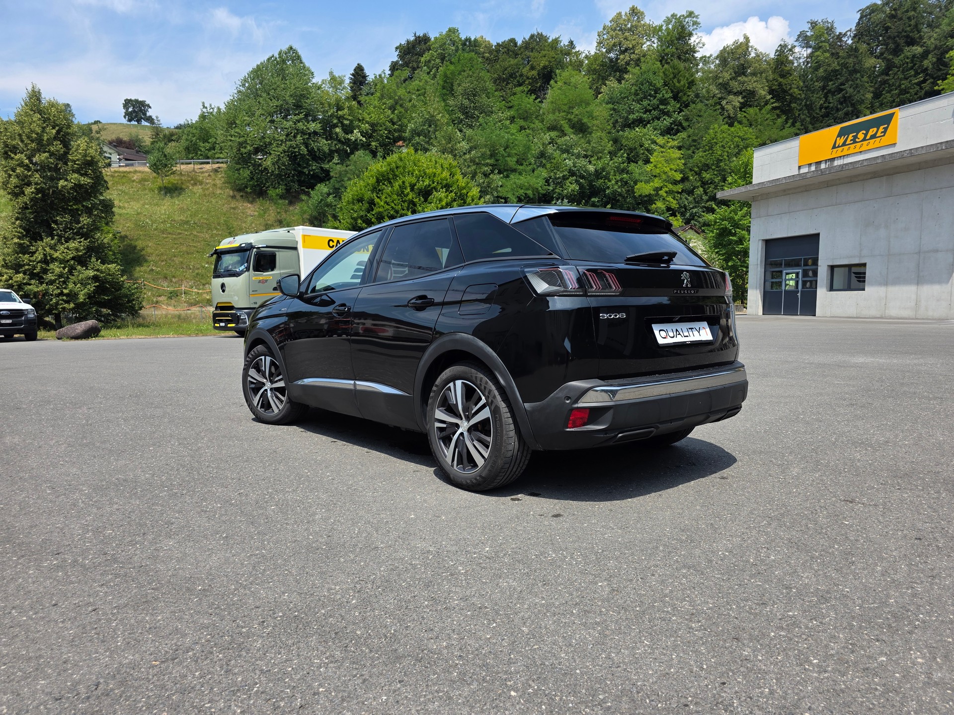 PEUGEOT 3008 300e Hybrid4 Allure Pack EAT8-image-16