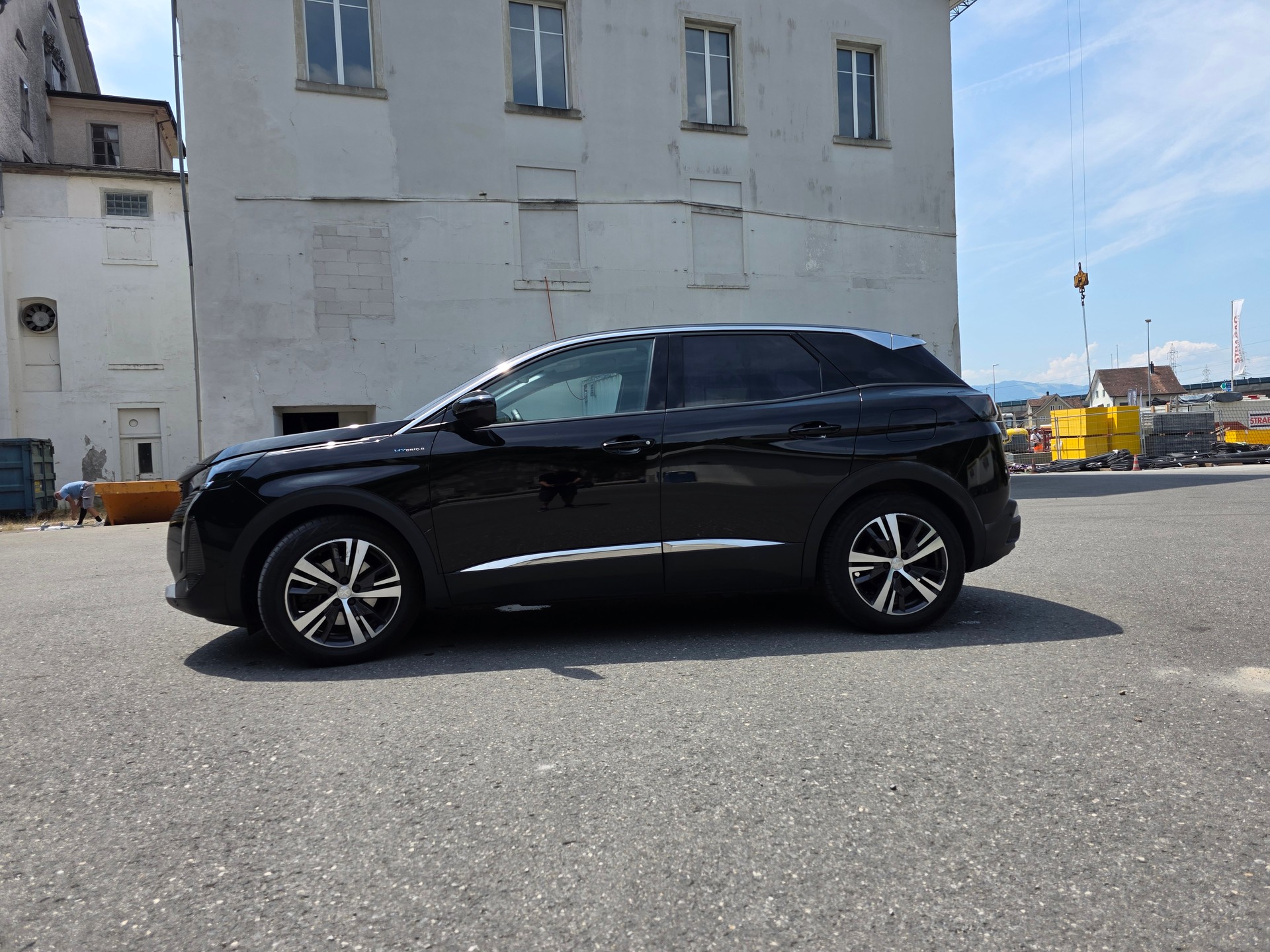 PEUGEOT 3008 300e Hybrid4 Allure Pack EAT8-image-10