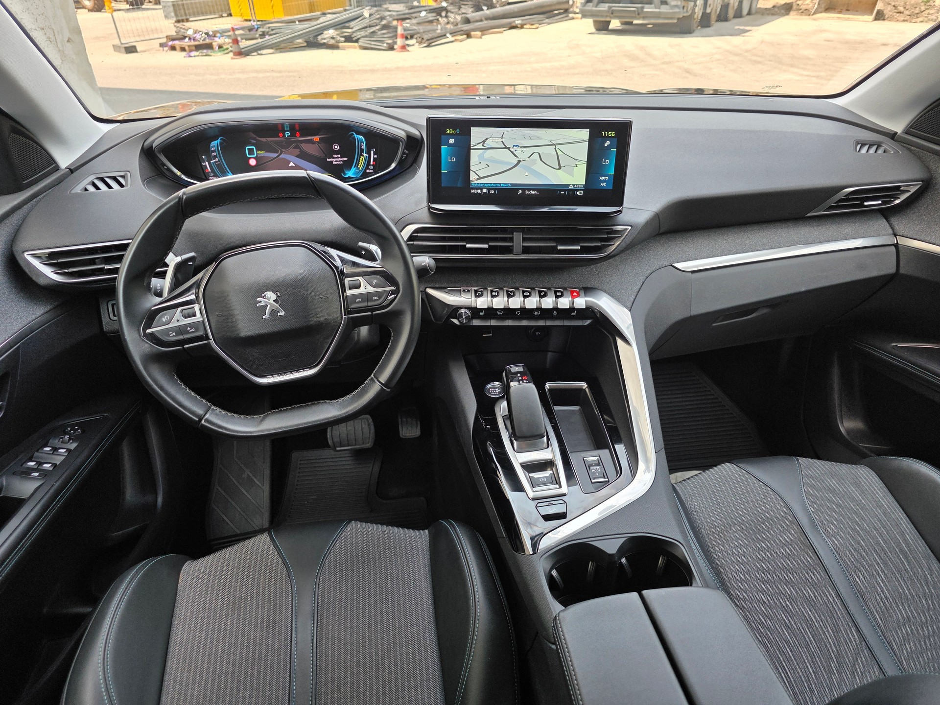 PEUGEOT 3008 300e Hybrid4 Allure Pack EAT8-image-22