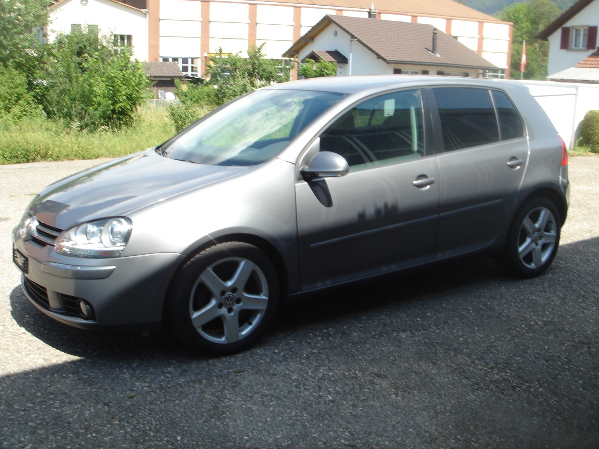 VW Golf 2.0 FSI Comfortline 4Motion-image-2