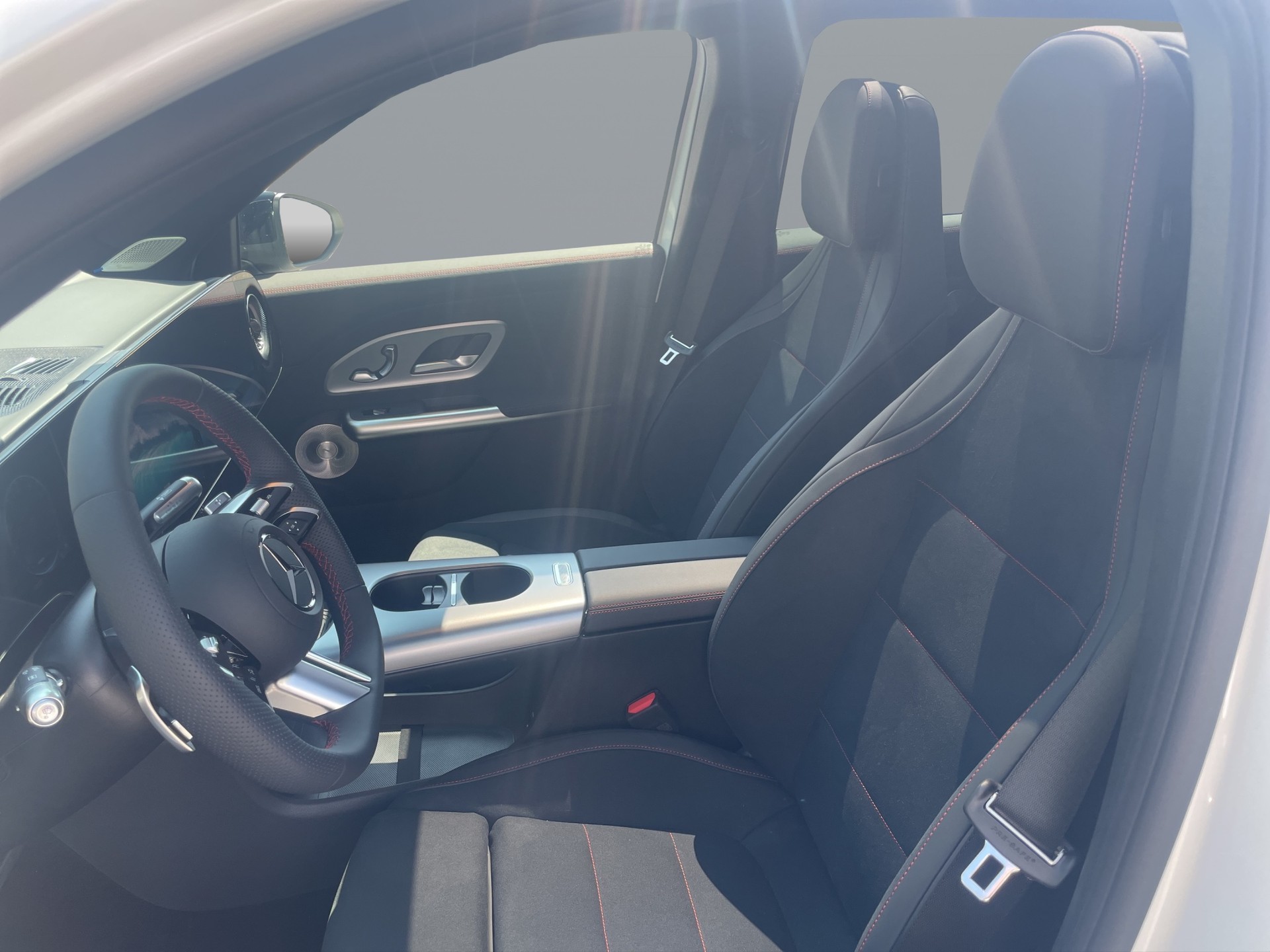 MERCEDES-BENZ GLB 220 4Matic 8G-Tronic-image-7