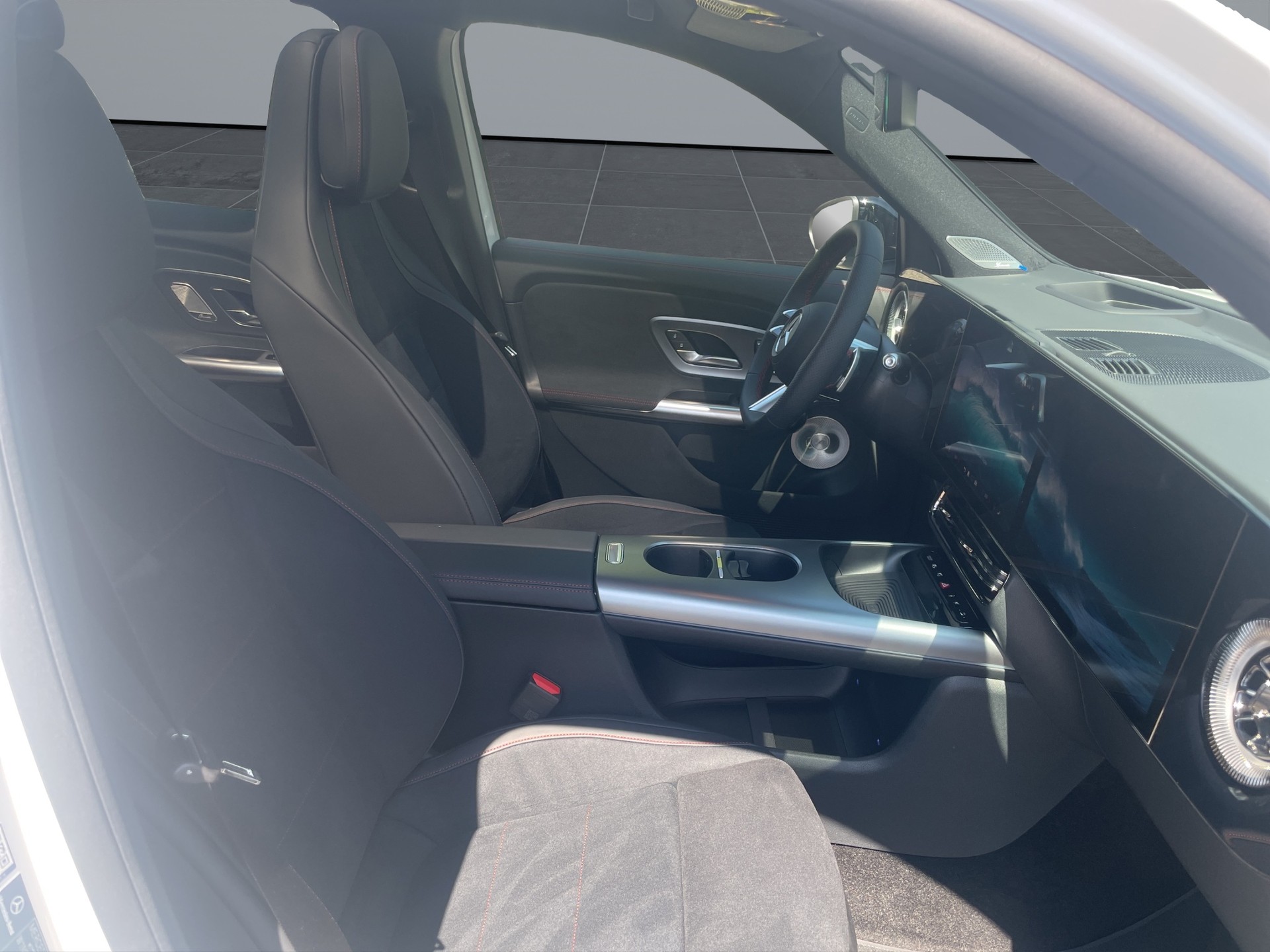 MERCEDES-BENZ GLB 220 4Matic 8G-Tronic-image-10