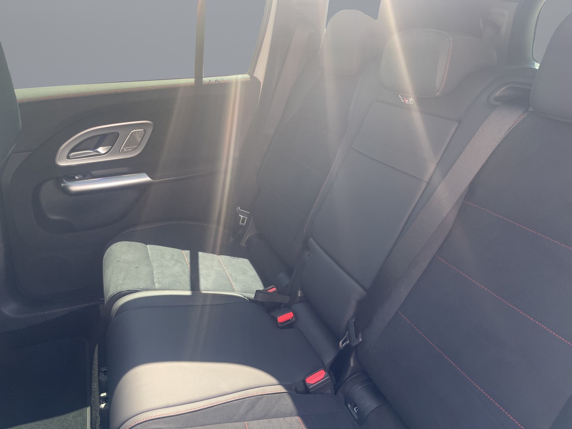 MERCEDES-BENZ GLB 220 4Matic 8G-Tronic-image-11