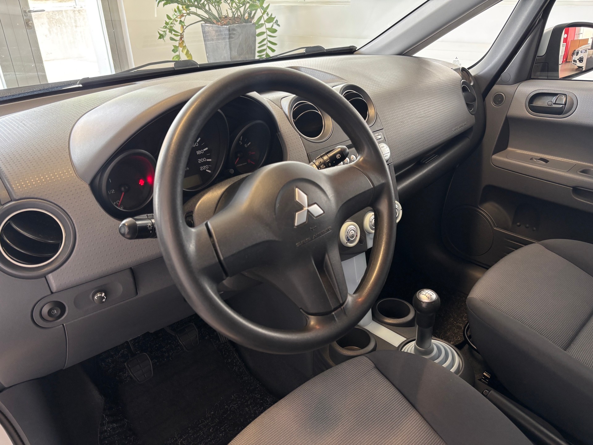 MITSUBISHI Colt 1.3 16V Inform-image-5