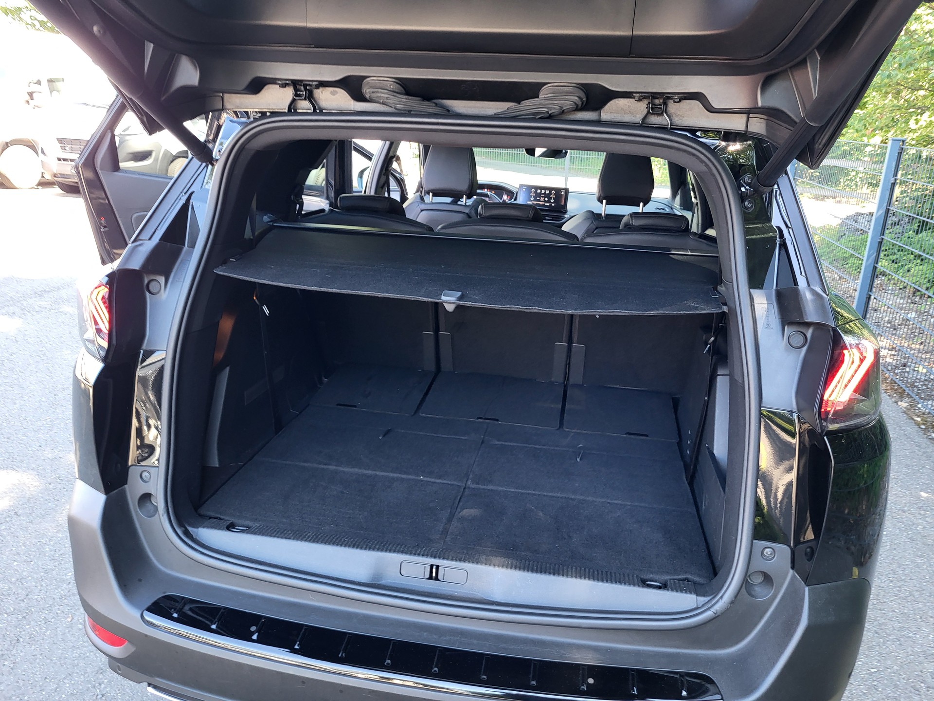 PEUGEOT 5008 1.6PureTech GT Pack EAT8-image-13