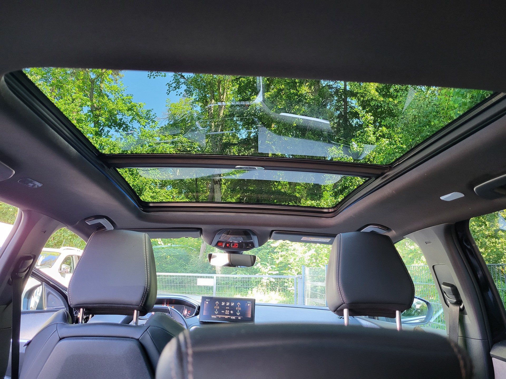 PEUGEOT 5008 1.6PureTech GT Pack EAT8-image-7