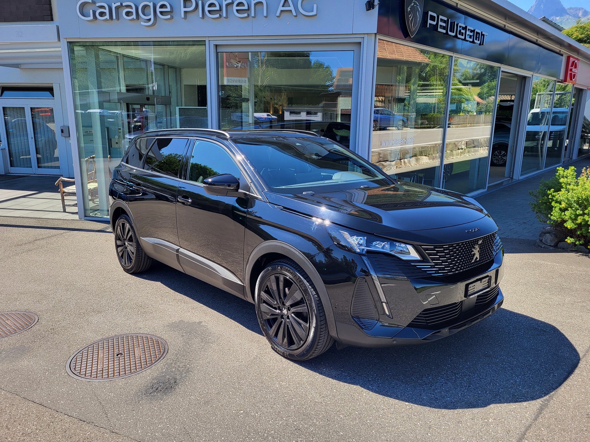 PEUGEOT 5008 1.6PureTech GT Pack EAT8-image-0