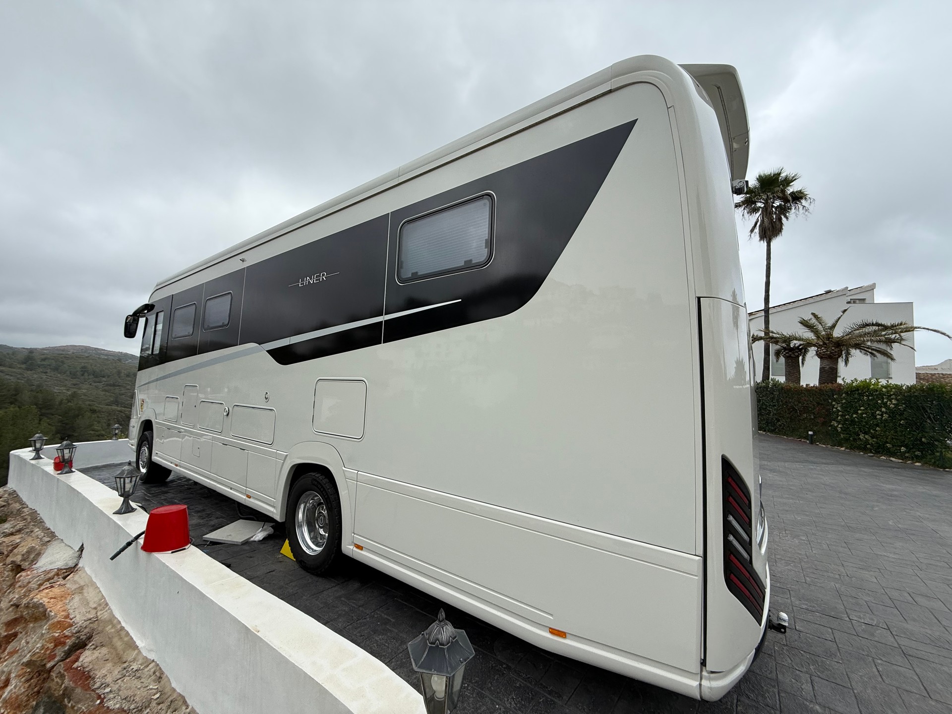 CONCORDE Actros Liner 1090 GI-image-1