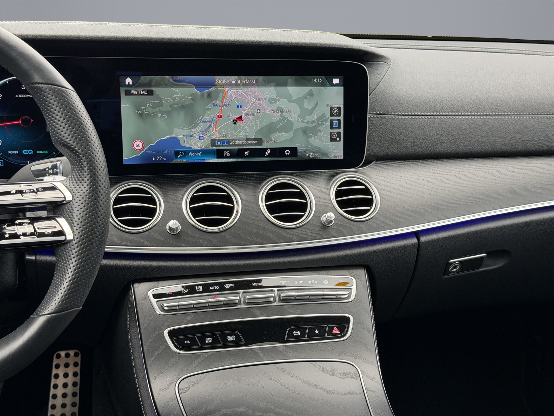 MERCEDES-BENZ E 220 d AMG Line 4matic-image-13