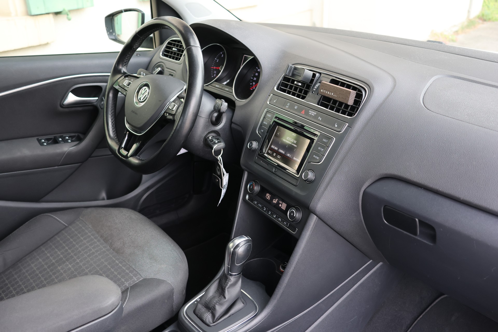 VW Polo 1.2 TSI BMT Comfortline DSG-image-7