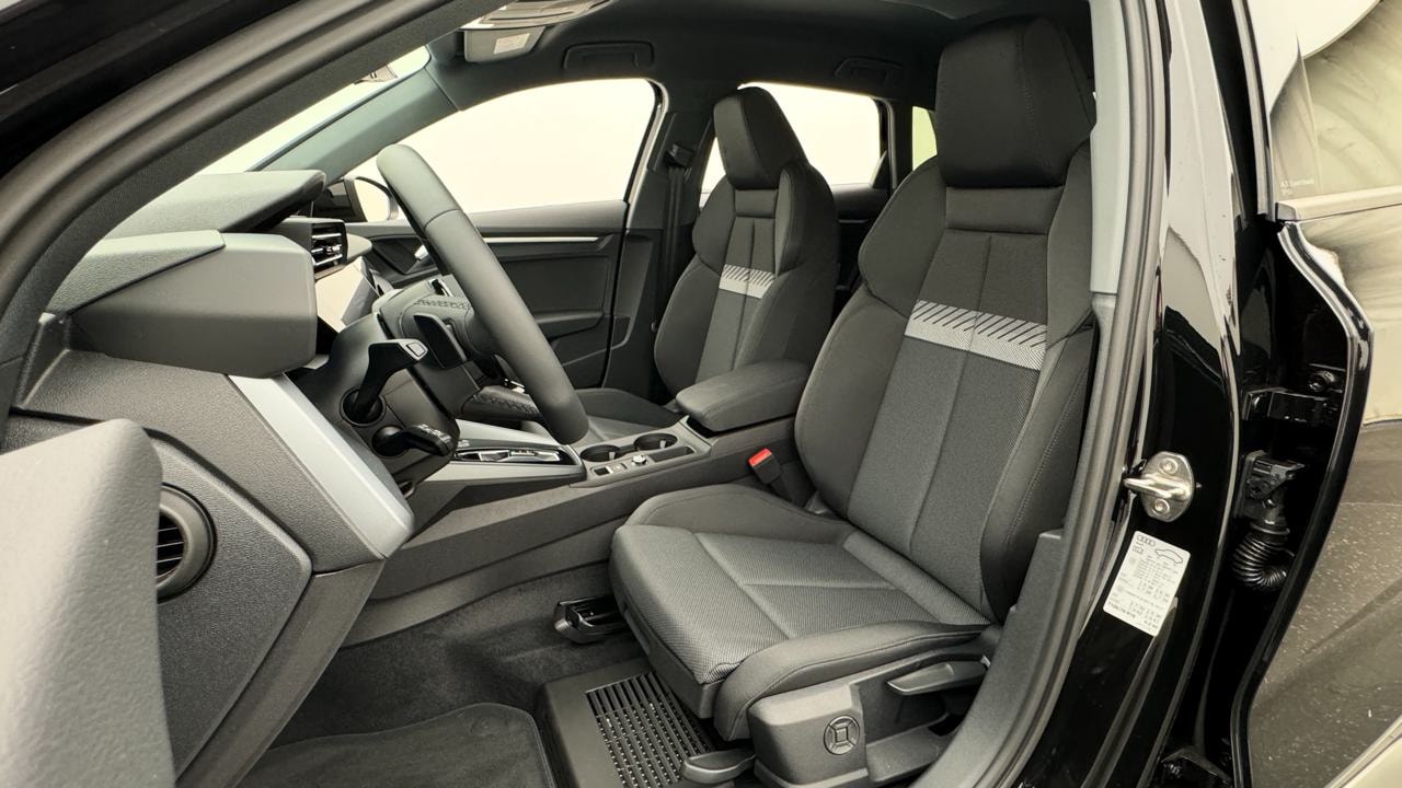 AUDI A3 Sportback TFSI 110 kW S line S tronic-image-4