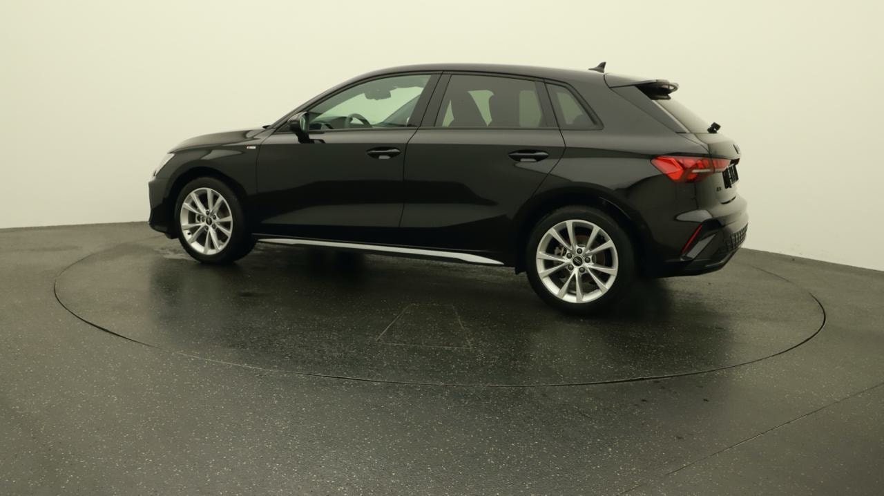 AUDI A3 Sportback TFSI 110 kW S line S tronic-image-2
