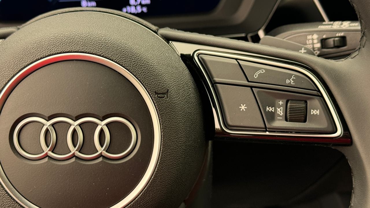 AUDI A3 Sportback TFSI 110 kW S line S tronic-image-9
