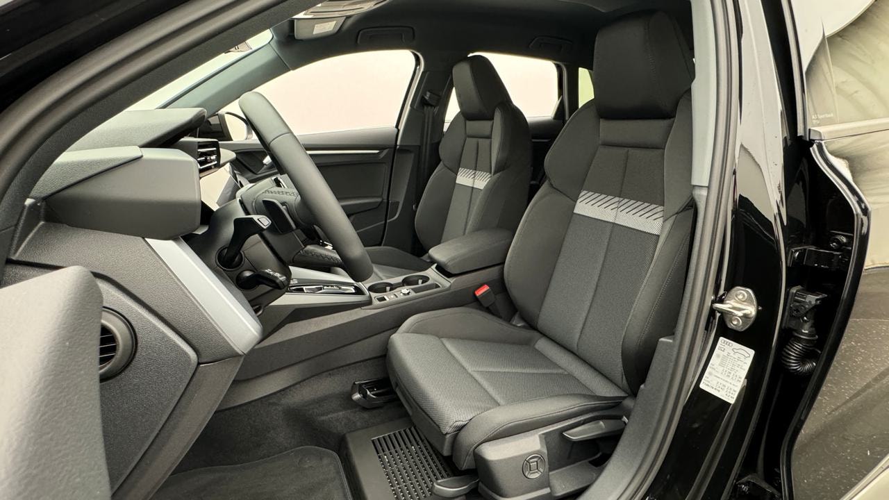 AUDI A3 Sportback TFSI 110 kW S line S tronic-image-4