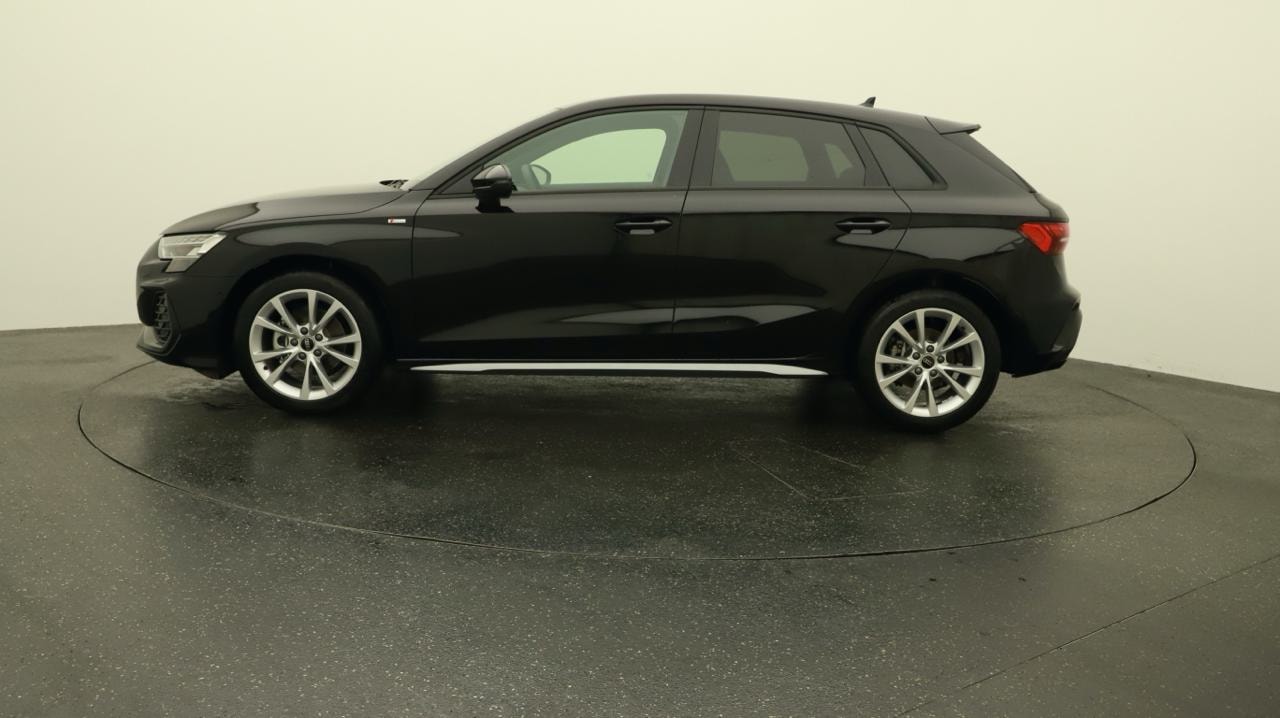 AUDI A3 Sportback TFSI 110 kW S line S tronic-image-1