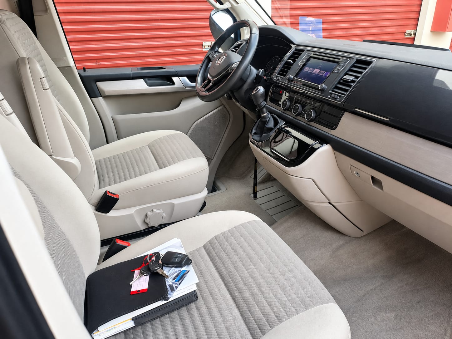 VW T6 California Ocean 4 Motion 150CV 2.0 TDI-image-3