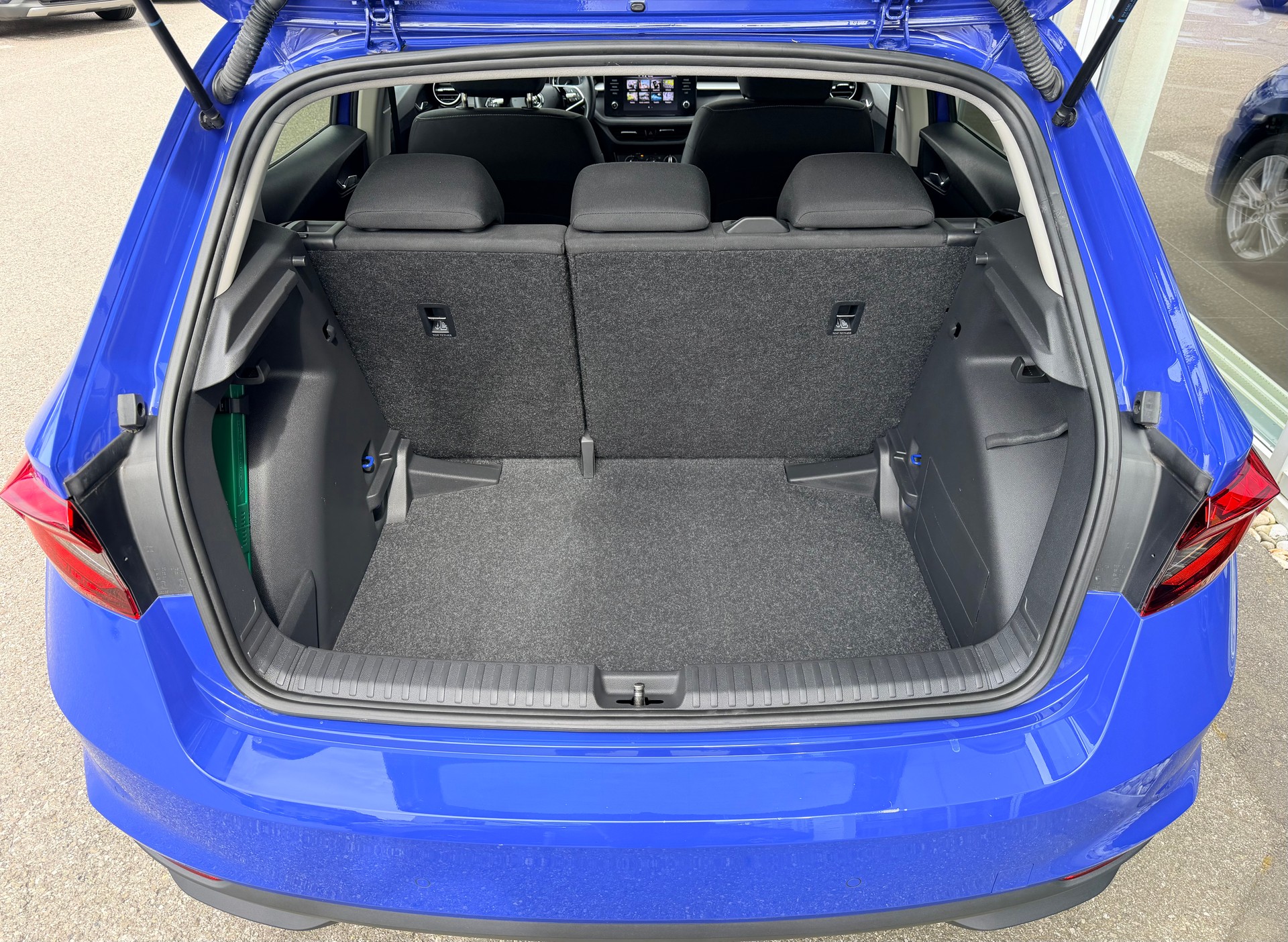 SKODA Fabia 1.0 TSI Ambition-image-8
