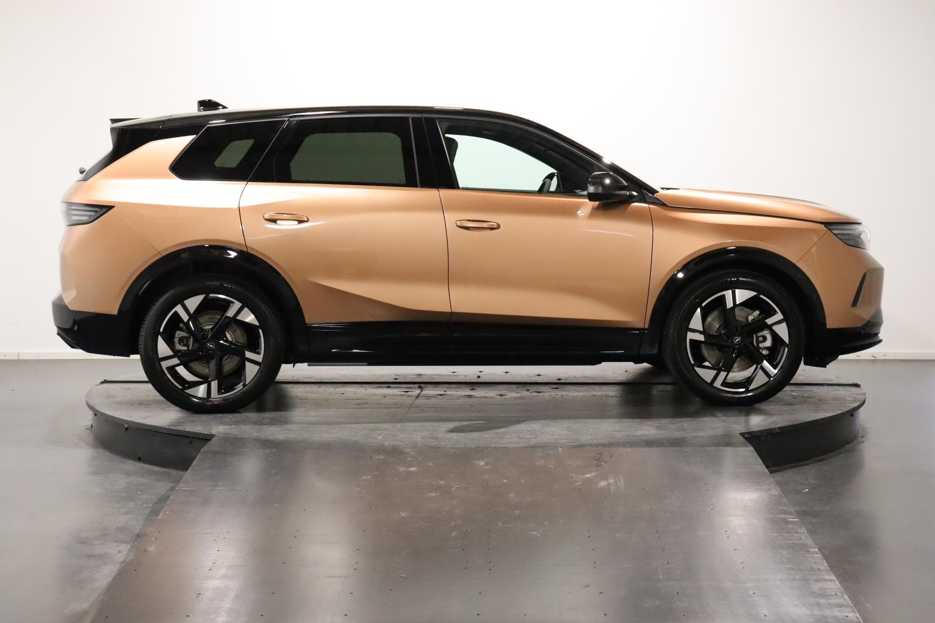 OPEL Grandland-e Electric GS-image-2