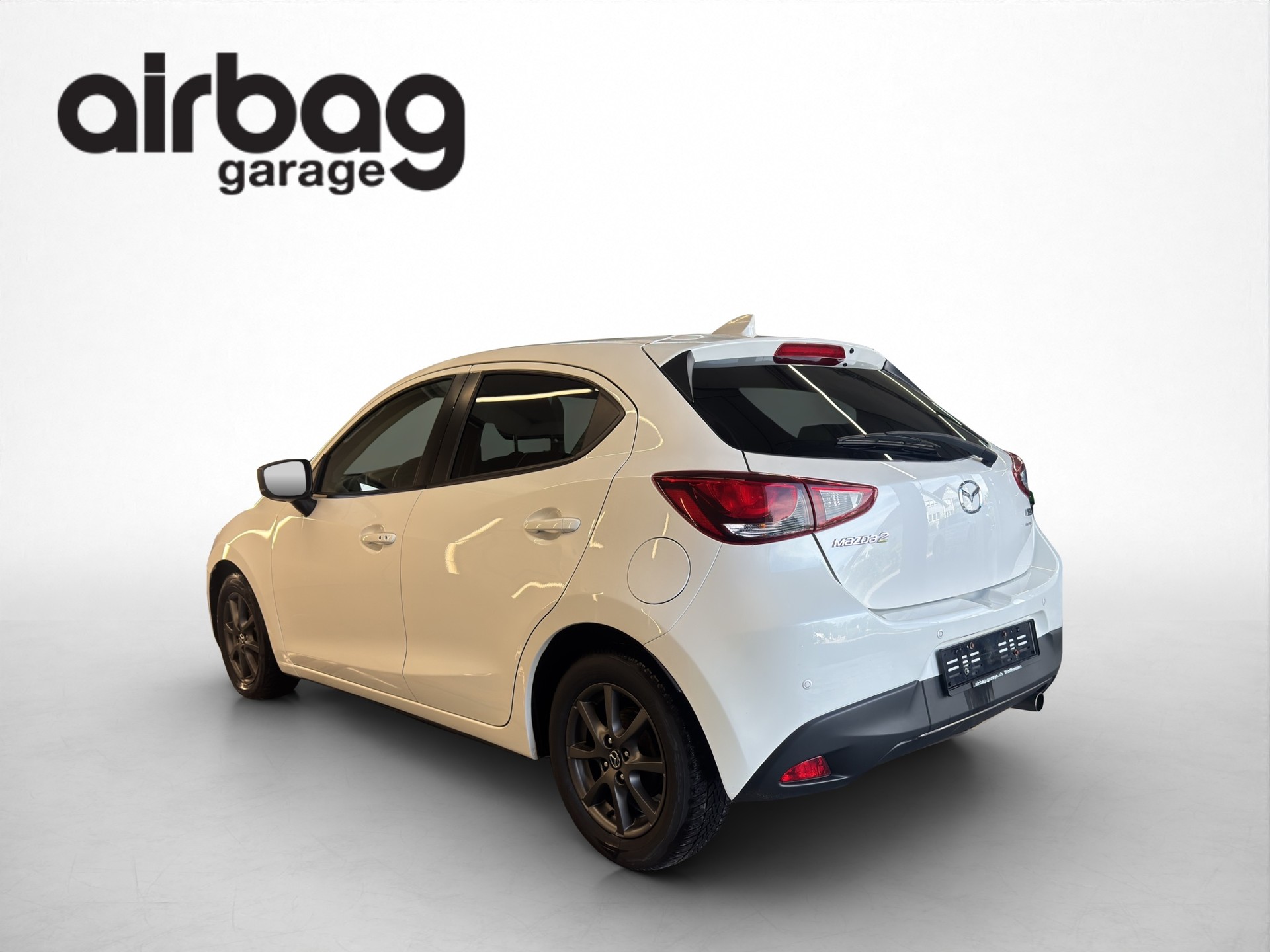 MAZDA 2 SKYACTIV-G 115 Revolution-image-3