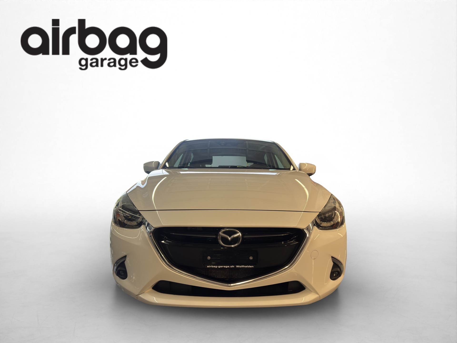 MAZDA 2 SKYACTIV-G 115 Revolution-image-1