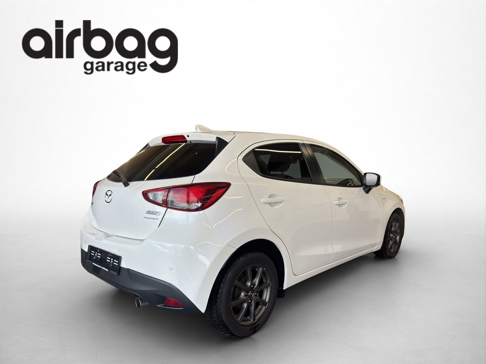 MAZDA 2 SKYACTIV-G 115 Revolution-image-4