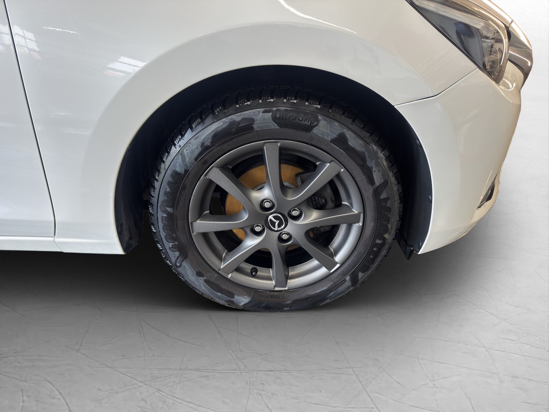 MAZDA 2 SKYACTIV-G 115 Revolution-image-8