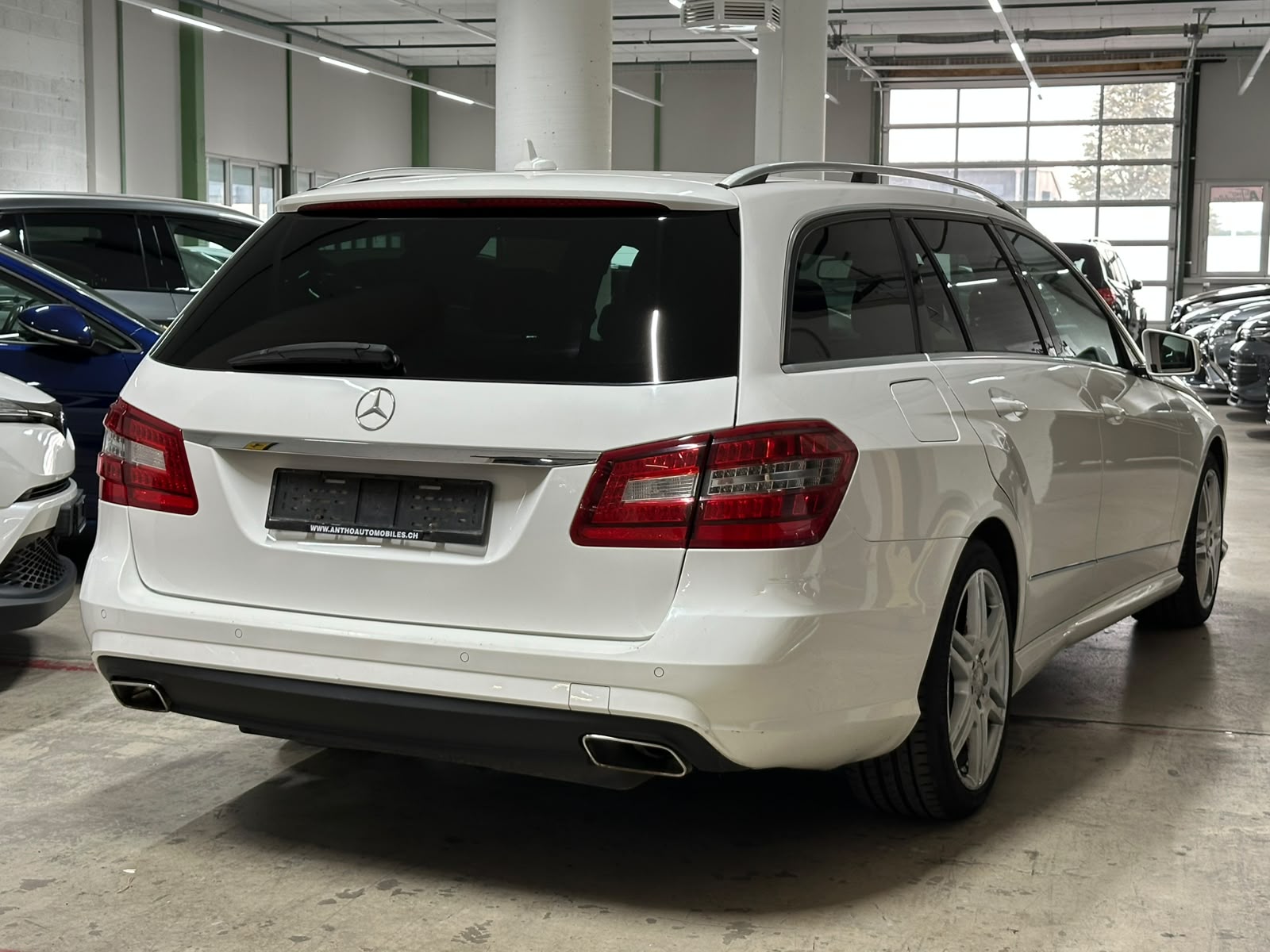 MERCEDES-BENZ E 250 CDI BlueEff. Avantgarde 4Matic 7G-Tronic-image-4