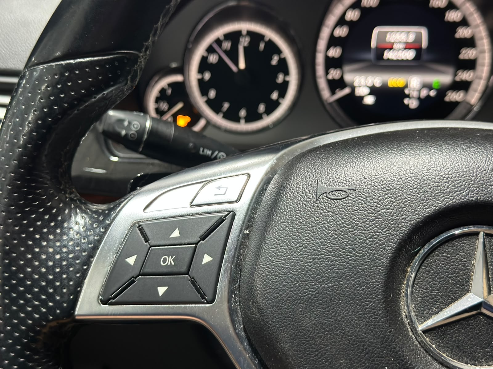 MERCEDES-BENZ E 250 CDI BlueEff. Avantgarde 4Matic 7G-Tronic-image-11
