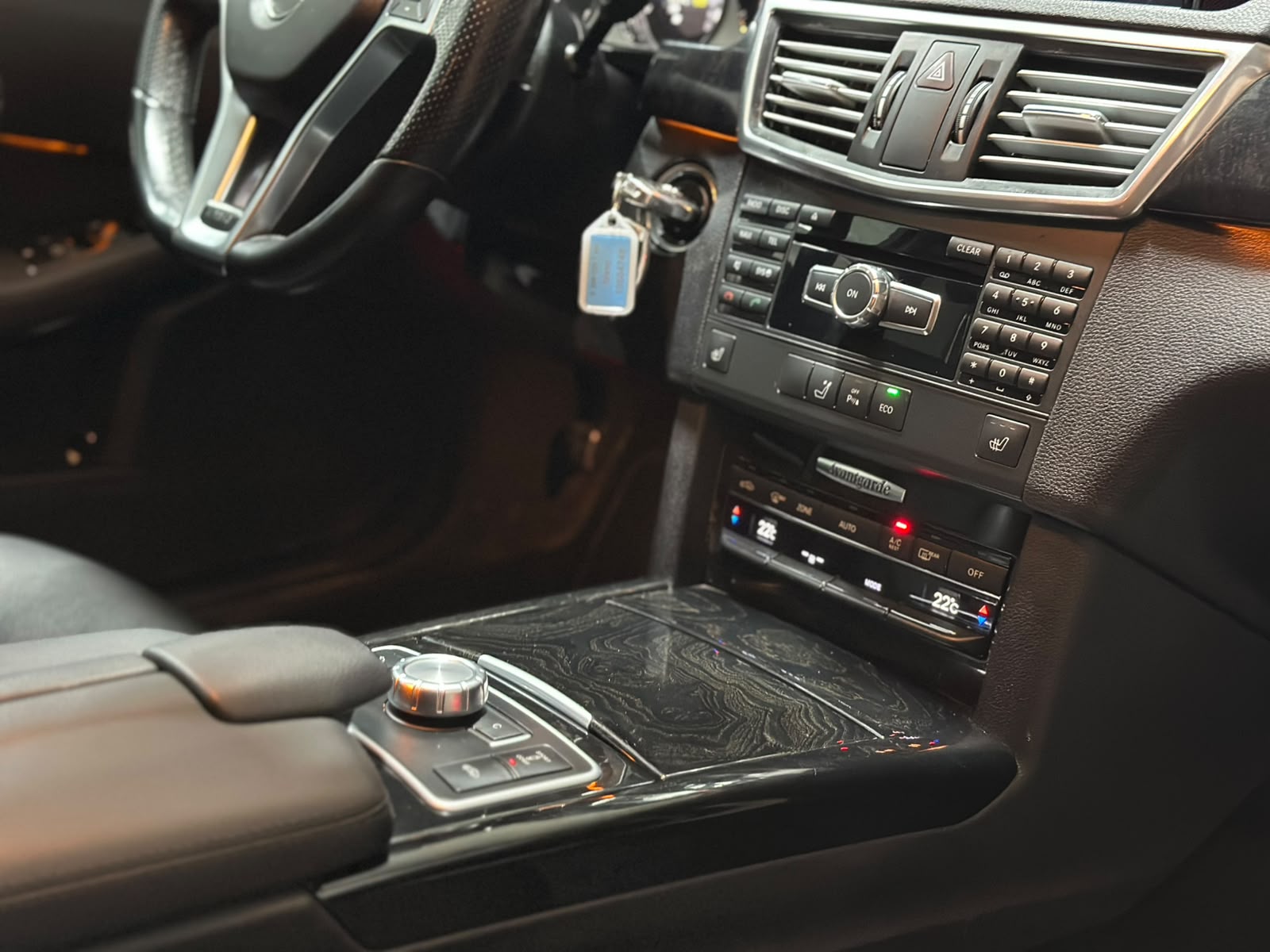 MERCEDES-BENZ E 250 CDI BlueEff. Avantgarde 4Matic 7G-Tronic-image-12