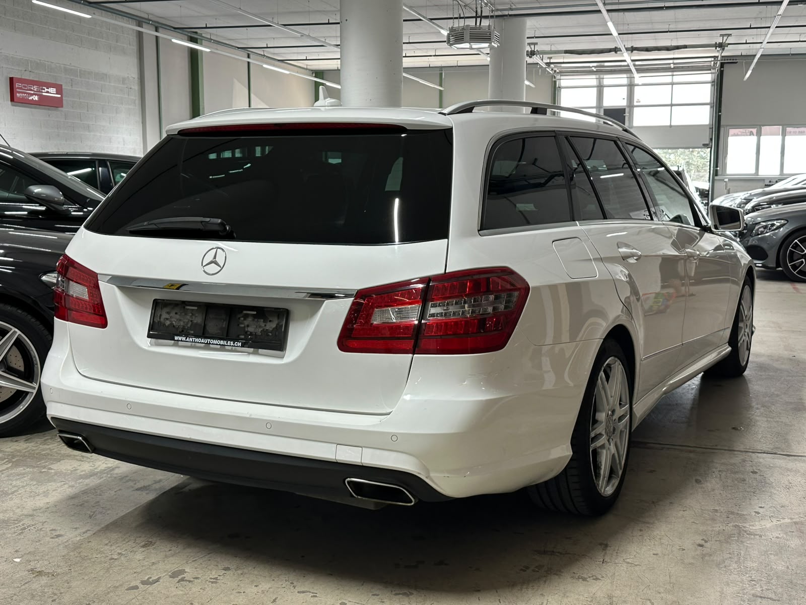 MERCEDES-BENZ E 250 CDI BlueEff. Avantgarde 4Matic 7G-Tronic-image-3