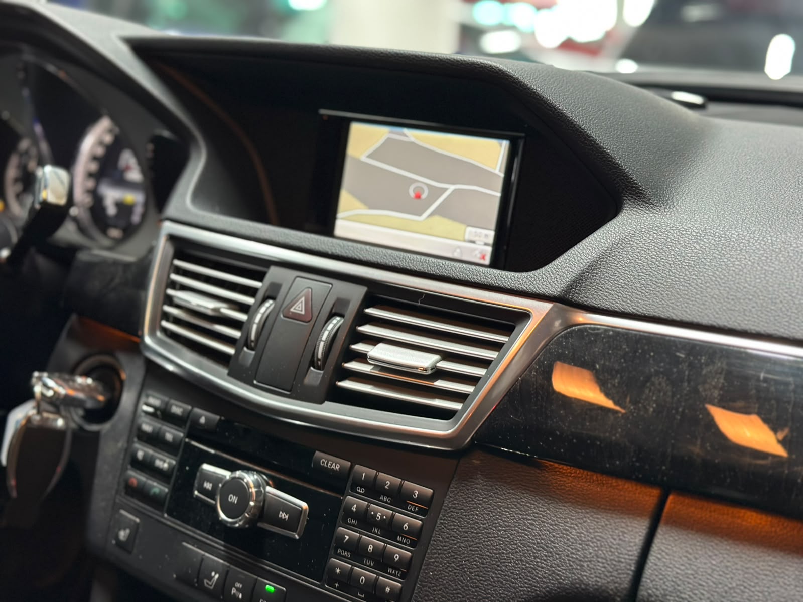 MERCEDES-BENZ E 250 CDI BlueEff. Avantgarde 4Matic 7G-Tronic-image-14