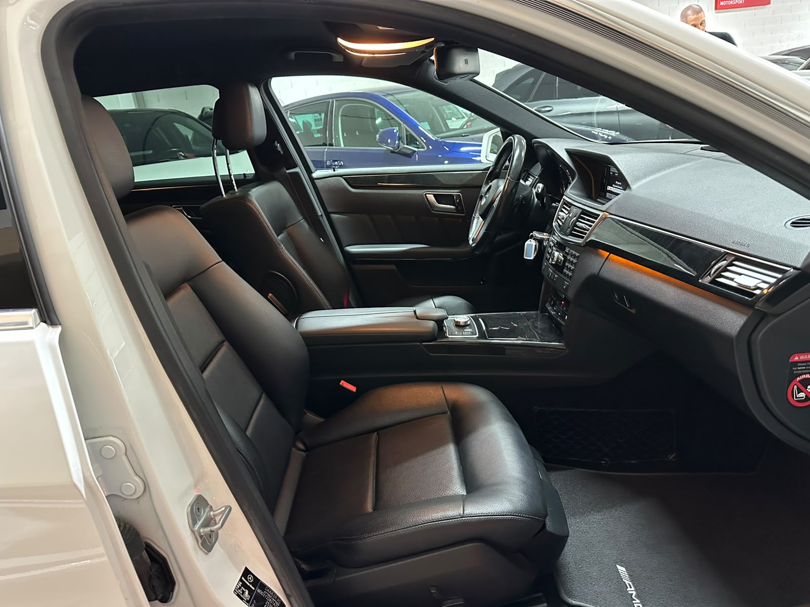MERCEDES-BENZ E 250 CDI BlueEff. Avantgarde 4Matic 7G-Tronic-image-11