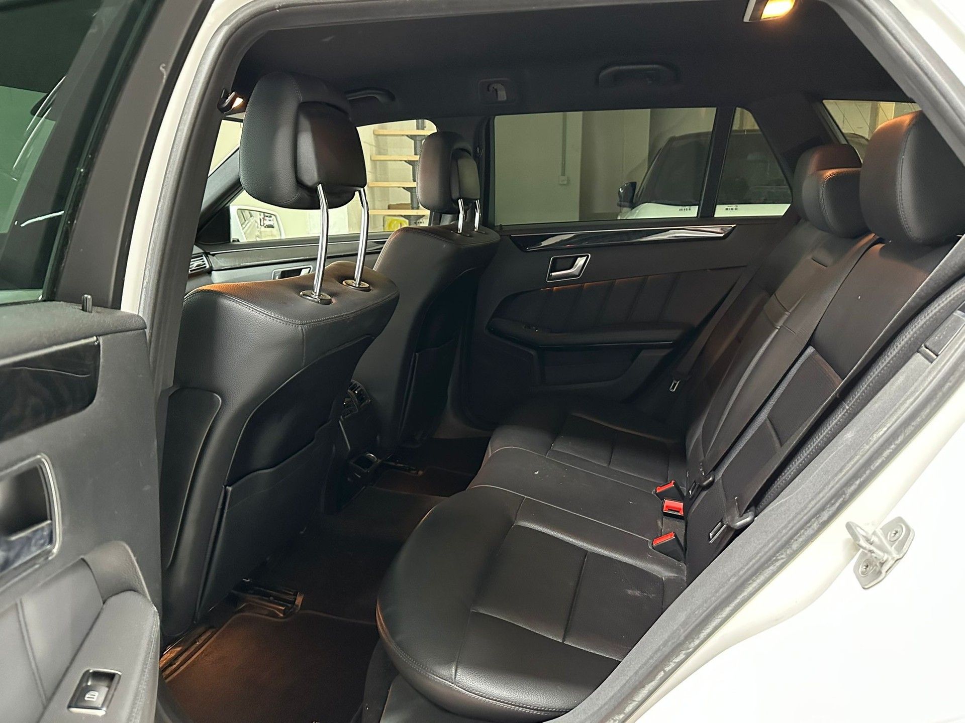 MERCEDES-BENZ E 250 CDI BlueEff. Avantgarde 4Matic 7G-Tronic-image-6