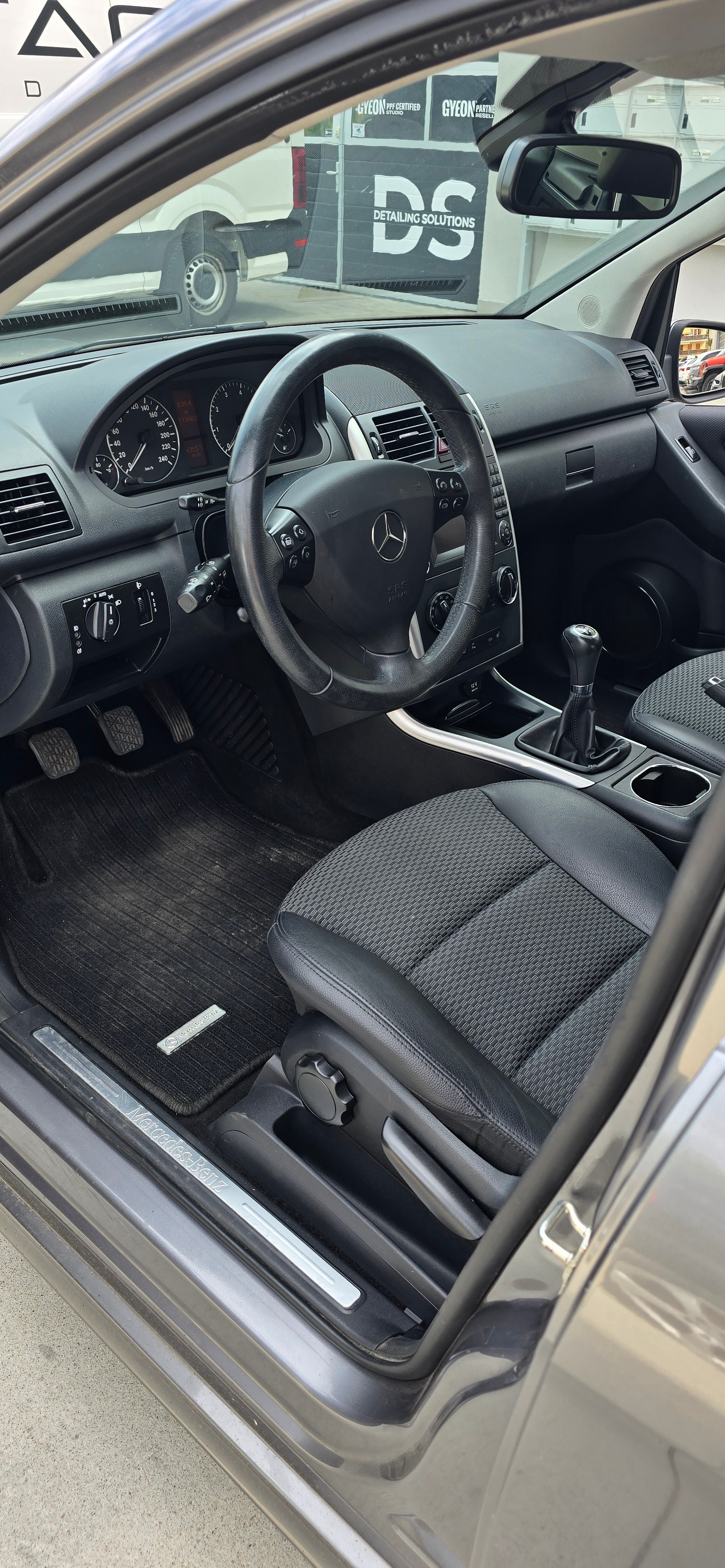 MERCEDES-BENZ A 180 BlueEF Classic-image-5
