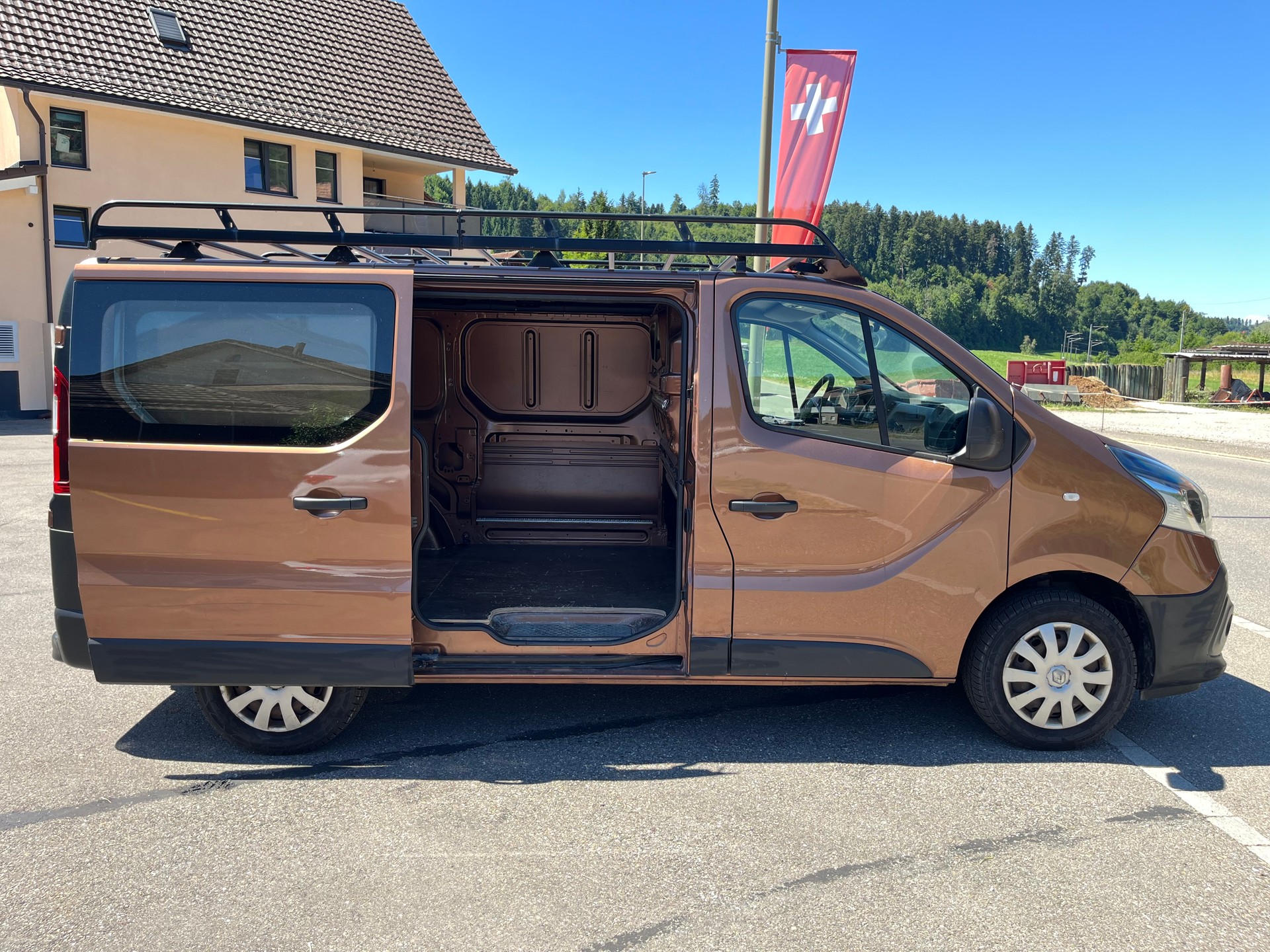 RENAULT Trafic 1.6 ENERGY TwinT. dCi125 2.9t Busin. L1H1 / Frisch ab MFK & Service / Anhängerkupplung-image-6
