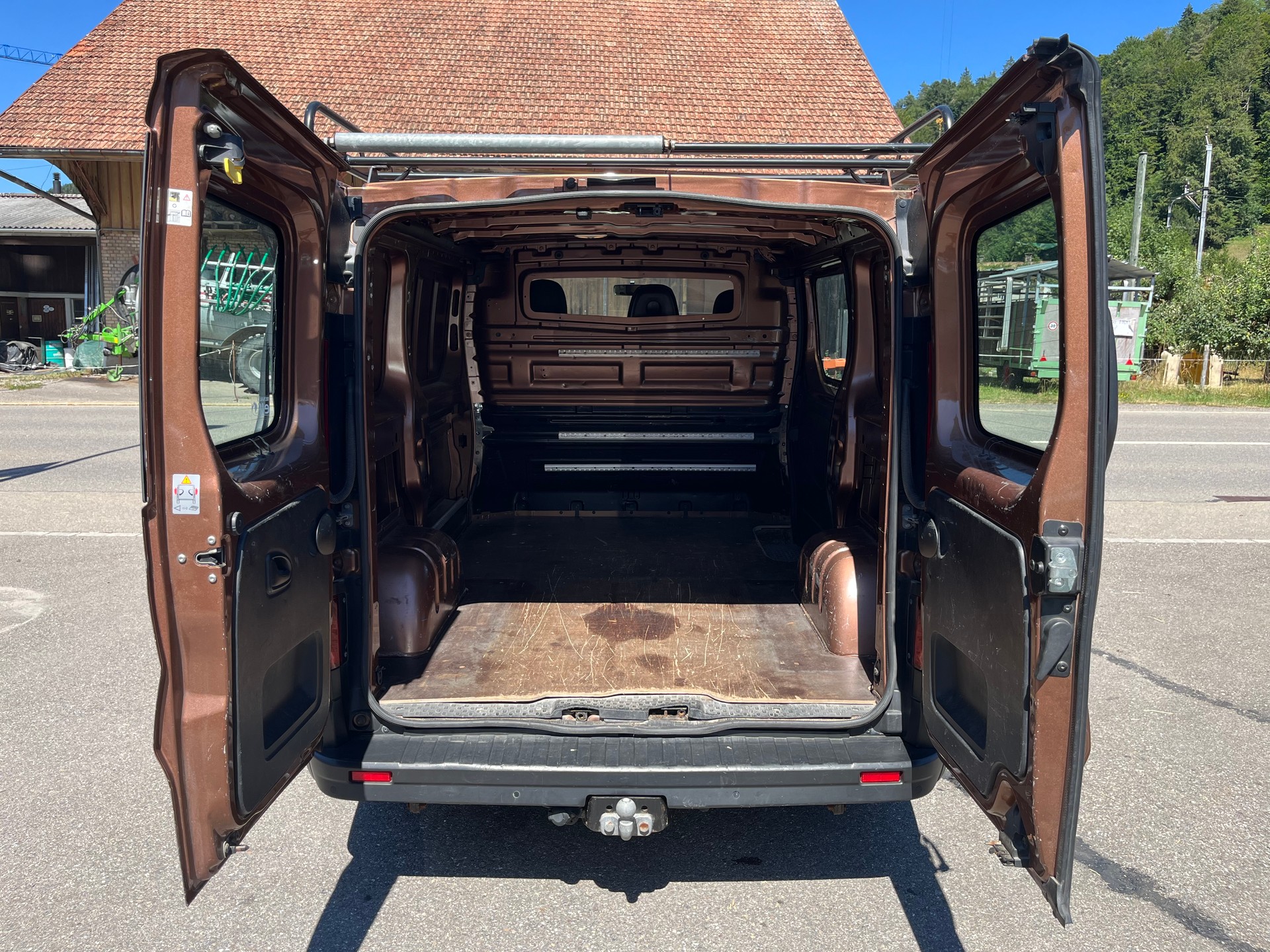 RENAULT Trafic 1.6 ENERGY TwinT. dCi125 2.9t Busin. L1H1 / Frisch ab MFK & Service / Anhängerkupplung-image-4