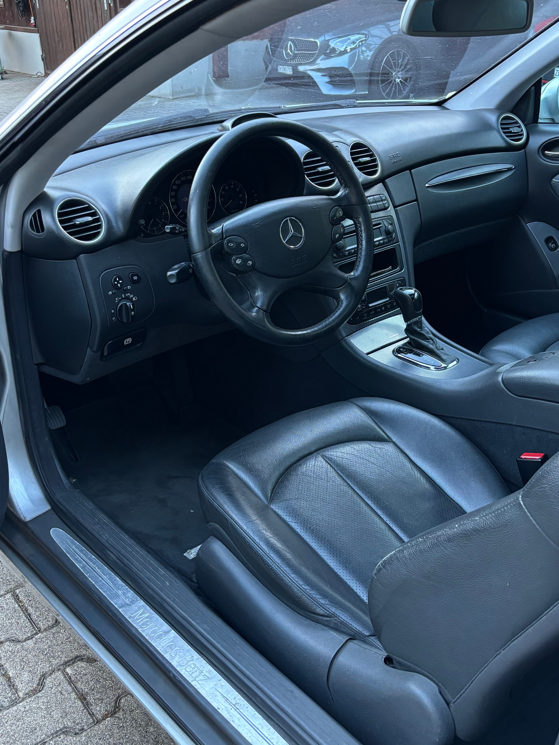 MERCEDES-BENZ CLK 320 Elégance Automatic-image-5