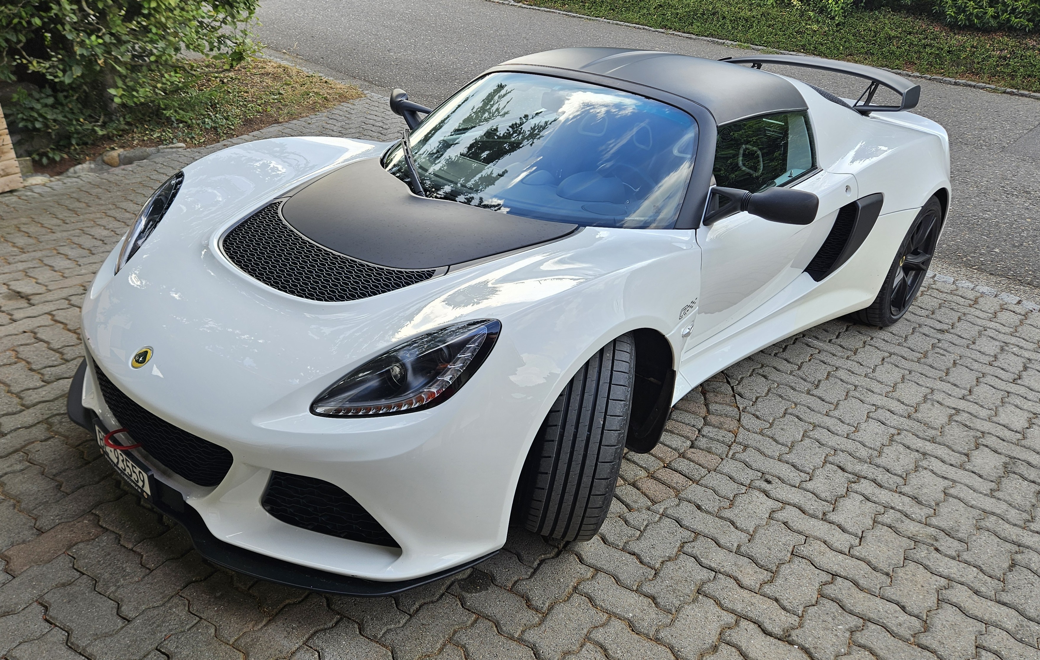 Car photo
