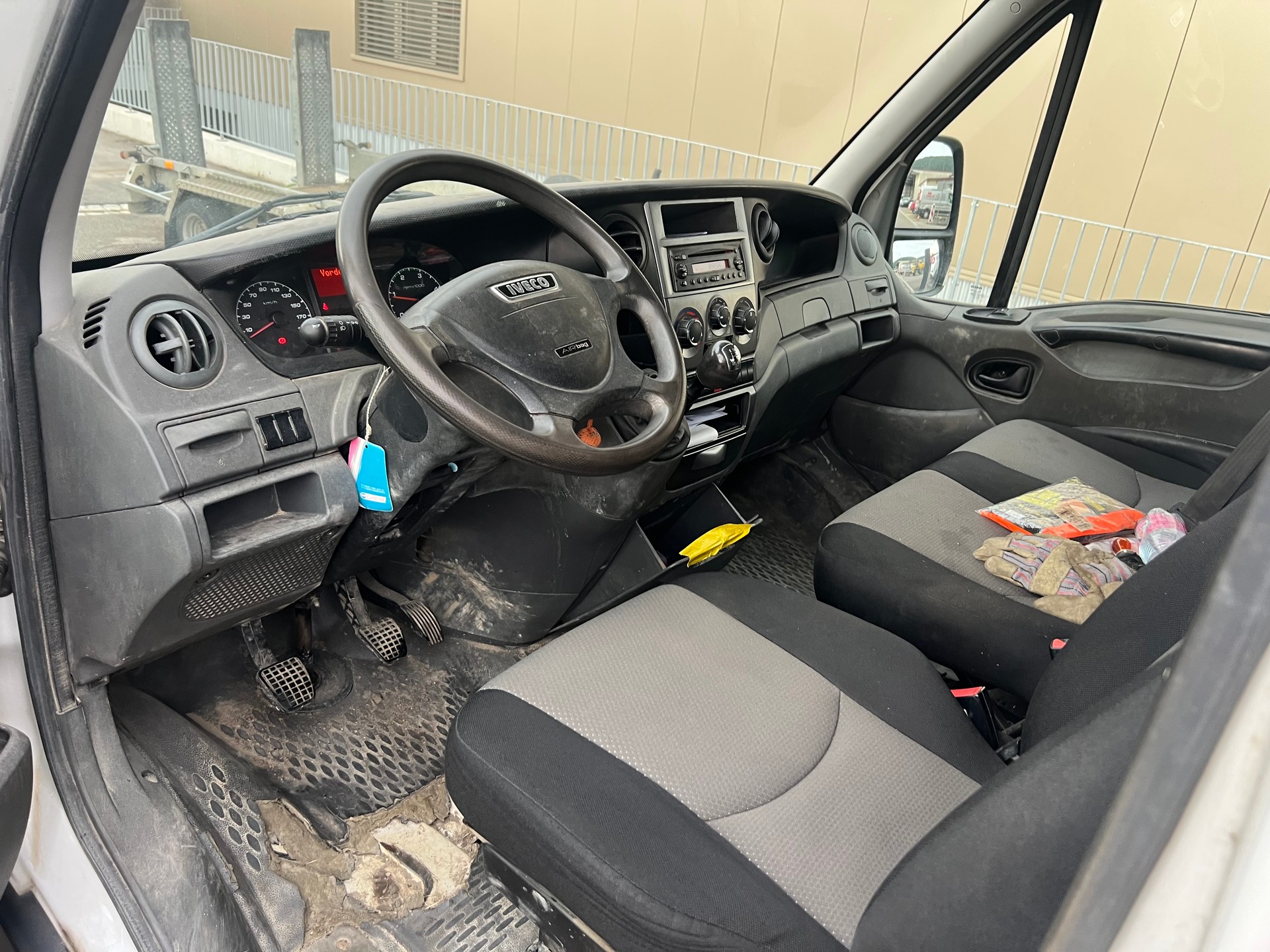 IVECO 35 S 13-image-8