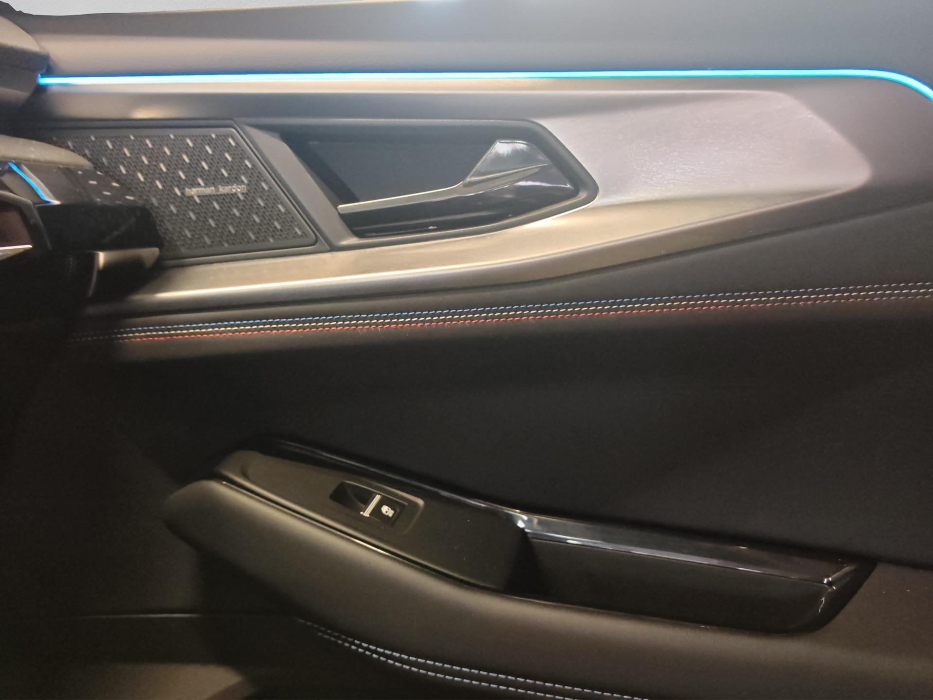 RENAULT Rafale 1.2 E-Tech Hybrid 200 Esprit Alpine-image-24